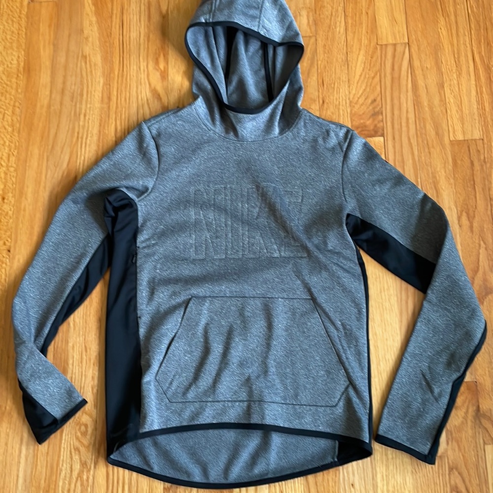 Nike Black and Grey hoodie Therma‎  -Fit  B11